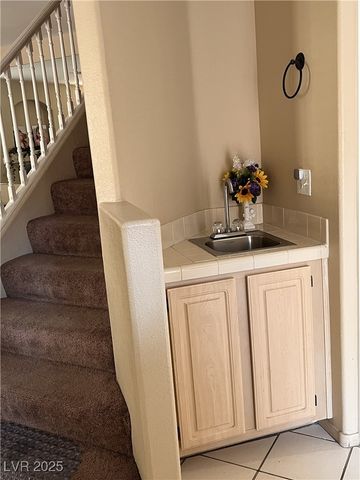 3950 South Sandhill Road 130, Las Vegas, NV 89121