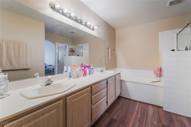 3950 South Sandhill Road 130, Las Vegas, NV 89121