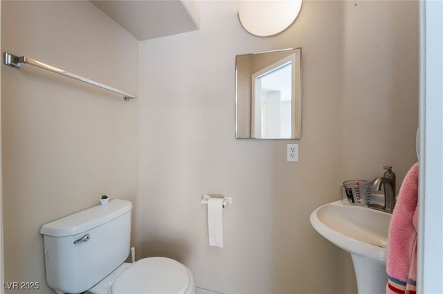 3950 South Sandhill Road 130, Las Vegas, NV 89121