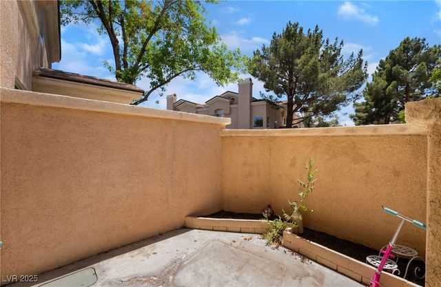 3950 South Sandhill Road 130, Las Vegas, NV 89121