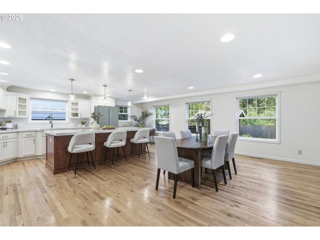 9800 Sw MORRISON St, Portland, OR 97225