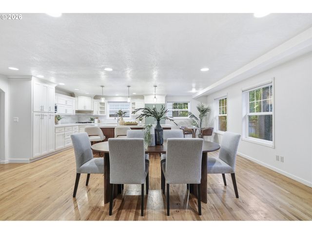 9800 Sw MORRISON St, Portland, OR 97225