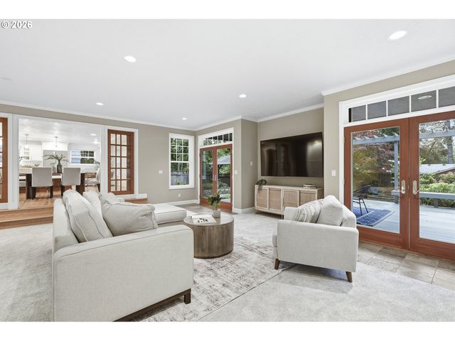 9800 Sw MORRISON St, Portland, OR 97225