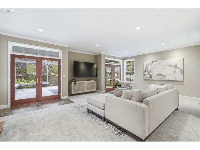 9800 Sw MORRISON St, Portland, OR 97225