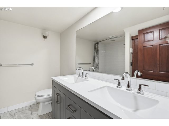 9800 Sw MORRISON St, Portland, OR 97225