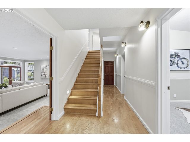 9800 Sw MORRISON St, Portland, OR 97225