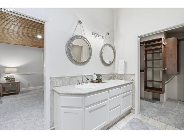 9800 Sw MORRISON St, Portland, OR 97225