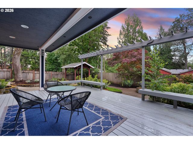 9800 Sw MORRISON St, Portland, OR 97225