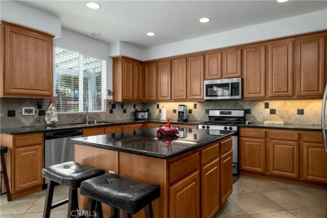 27075 Comet View Court, Menifee, CA 92585