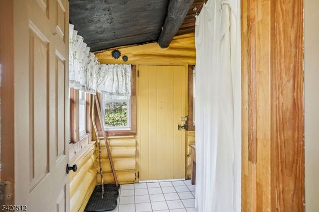 6 West Cir, Ringwood Boro, NJ 07456