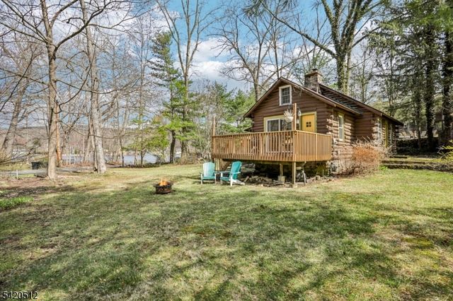 6 West Cir, Ringwood Boro, NJ 07456