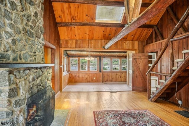 6 West Cir, Ringwood Boro, NJ 07456