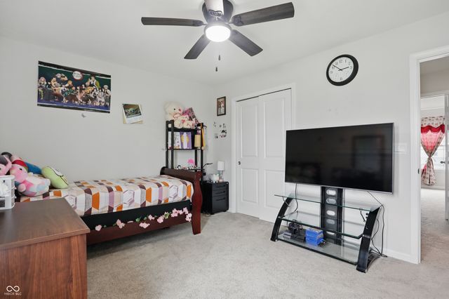 211 Walker Drive, Whiteland, IN 46184