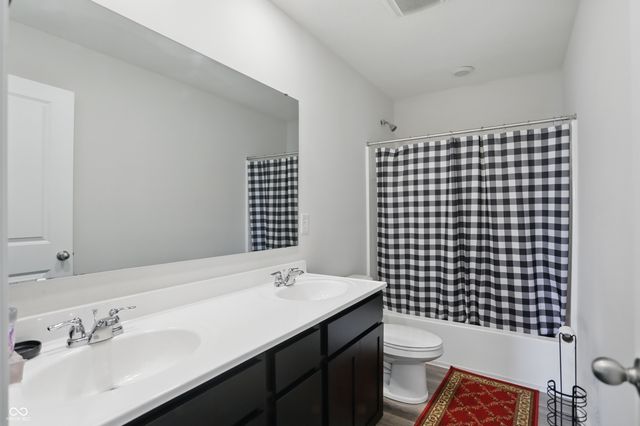 211 Walker Drive, Whiteland, IN 46184