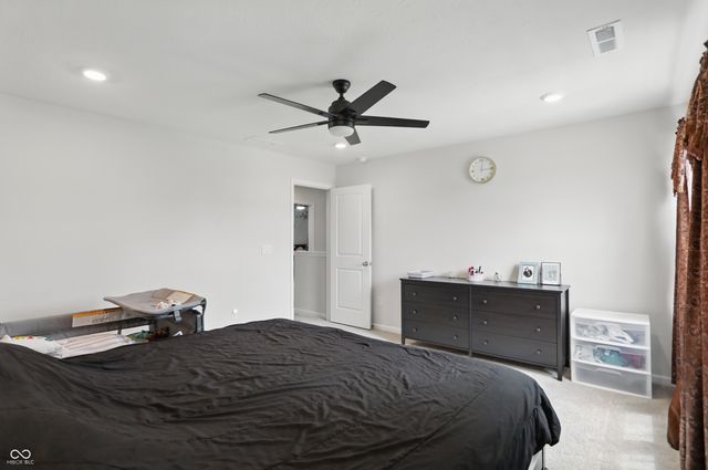 211 Walker Drive, Whiteland, IN 46184