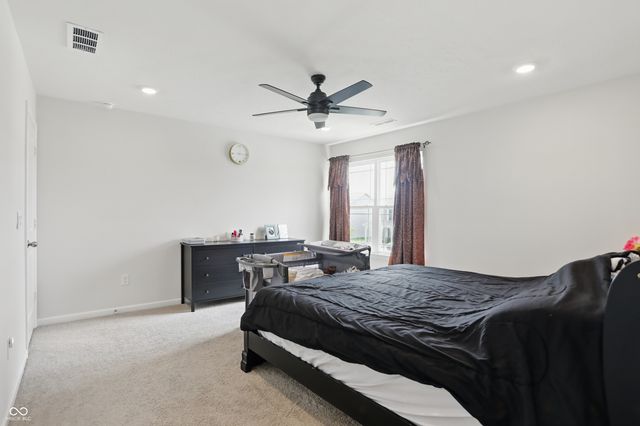 211 Walker Drive, Whiteland, IN 46184