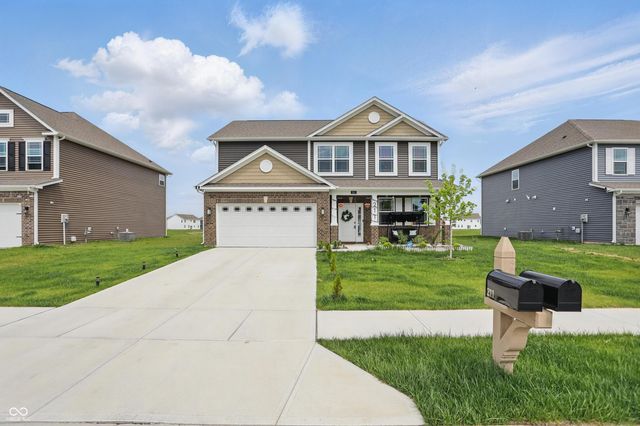 211 Walker Drive, Whiteland, IN 46184