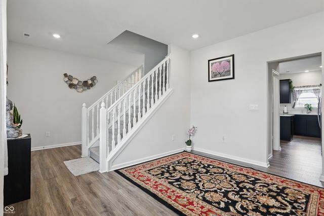 211 Walker Drive, Whiteland, IN 46184