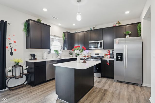 211 Walker Drive, Whiteland, IN 46184