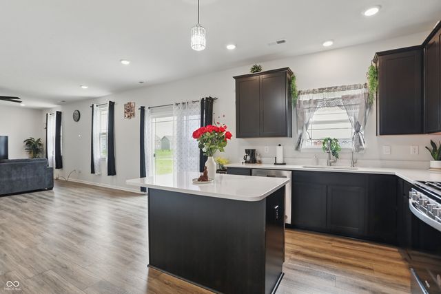 211 Walker Drive, Whiteland, IN 46184