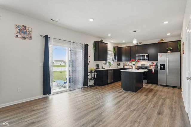 211 Walker Drive, Whiteland, IN 46184