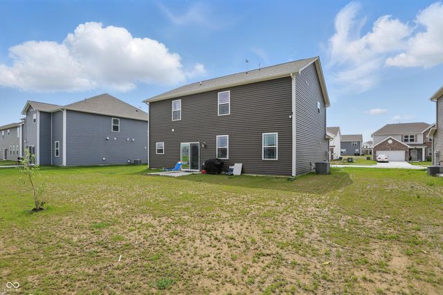 211 Walker Drive, Whiteland, IN 46184