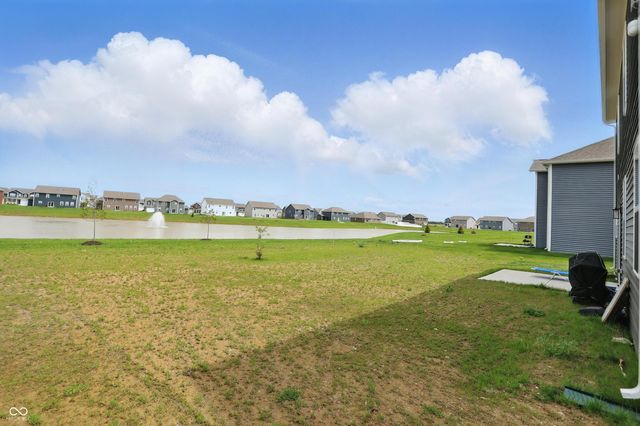 211 Walker Drive, Whiteland, IN 46184