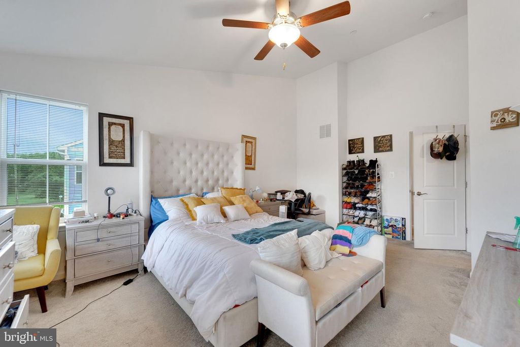 Image 23 of property listing at 1408 HUDSON VIEW RD, Essex, MD 21221