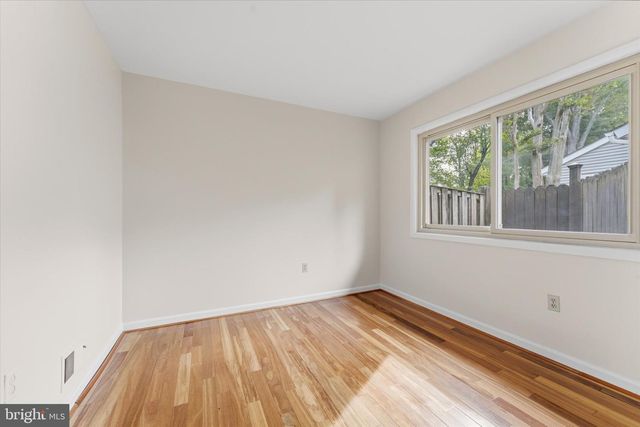 125 VICTORIA PL, Sterling, VA 20164