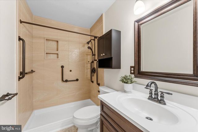 125 VICTORIA PL, Sterling, VA 20164