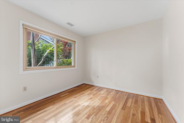 125 VICTORIA PL, Sterling, VA 20164