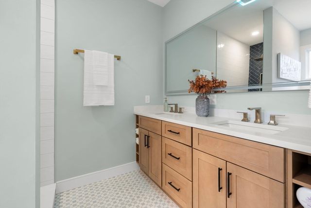 555 Somerville Ave 2, Somerville, MA 02143