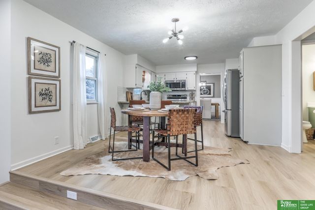 920 Oxford Circle, Papillion, NE 68046