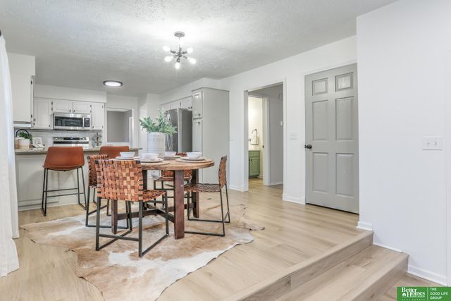 920 Oxford Circle, Papillion, NE 68046