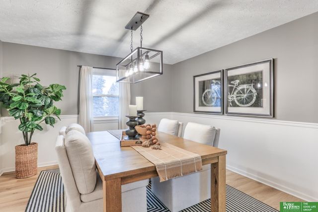 920 Oxford Circle, Papillion, NE 68046