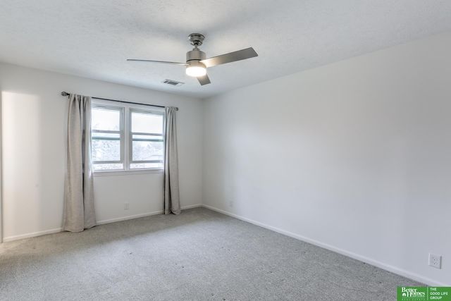 920 Oxford Circle, Papillion, NE 68046