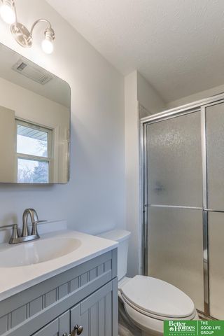 920 Oxford Circle, Papillion, NE 68046