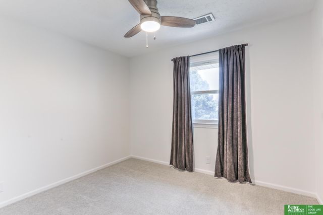 920 Oxford Circle, Papillion, NE 68046