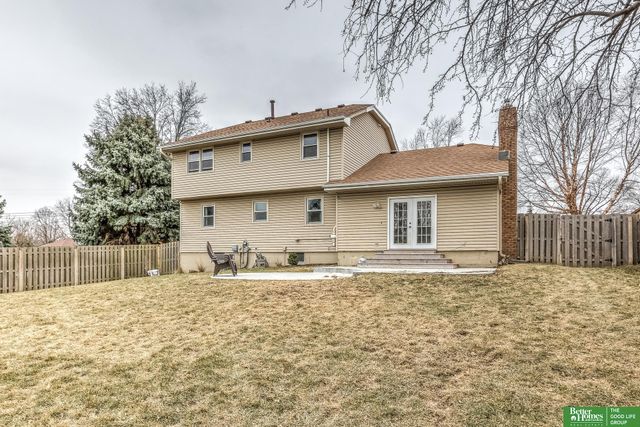 920 Oxford Circle, Papillion, NE 68046