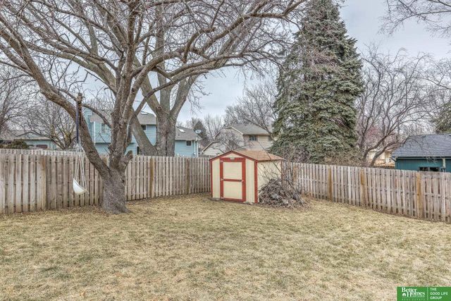 920 Oxford Circle, Papillion, NE 68046