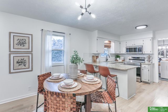 920 Oxford Circle, Papillion, NE 68046