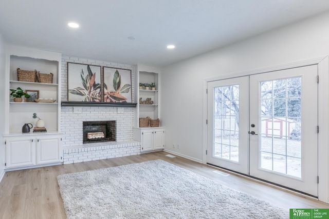 920 Oxford Circle, Papillion, NE 68046