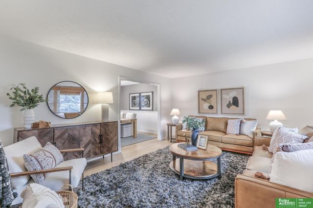 920 Oxford Circle, Papillion, NE 68046