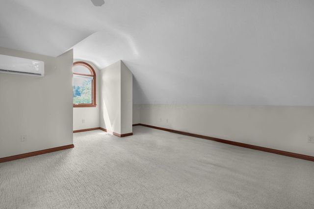 227 Bryn Du Drive, Granville, OH 43023