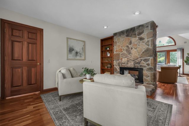 227 Bryn Du Drive, Granville, OH 43023