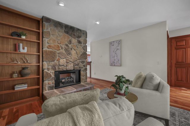 227 Bryn Du Drive, Granville, OH 43023