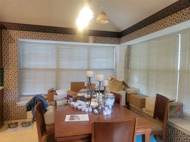 1817 Parkwood Drive, Grapevine, TX 76051