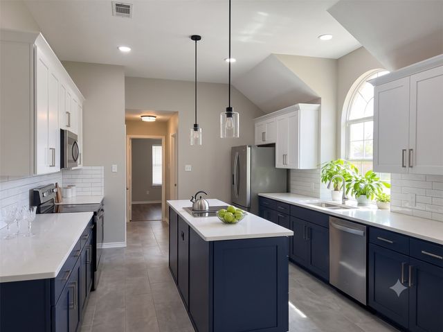 1817 Parkwood Drive, Grapevine, TX 76051