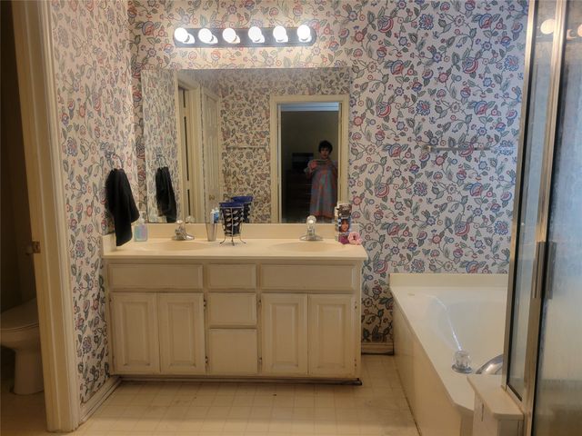 1817 Parkwood Drive, Grapevine, TX 76051
