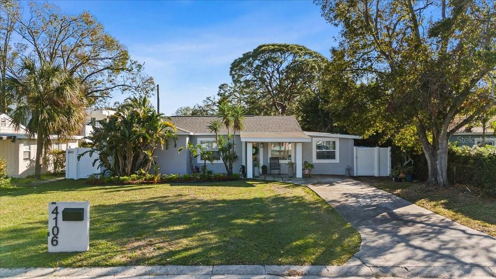 Image 2 of property listing at 4106 W BAY VIEW AVENUE, Tampa, FL 33611